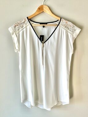 NWT Express White Lace-Shoulder Zip V-Neck Blouse Size Large - Business Office